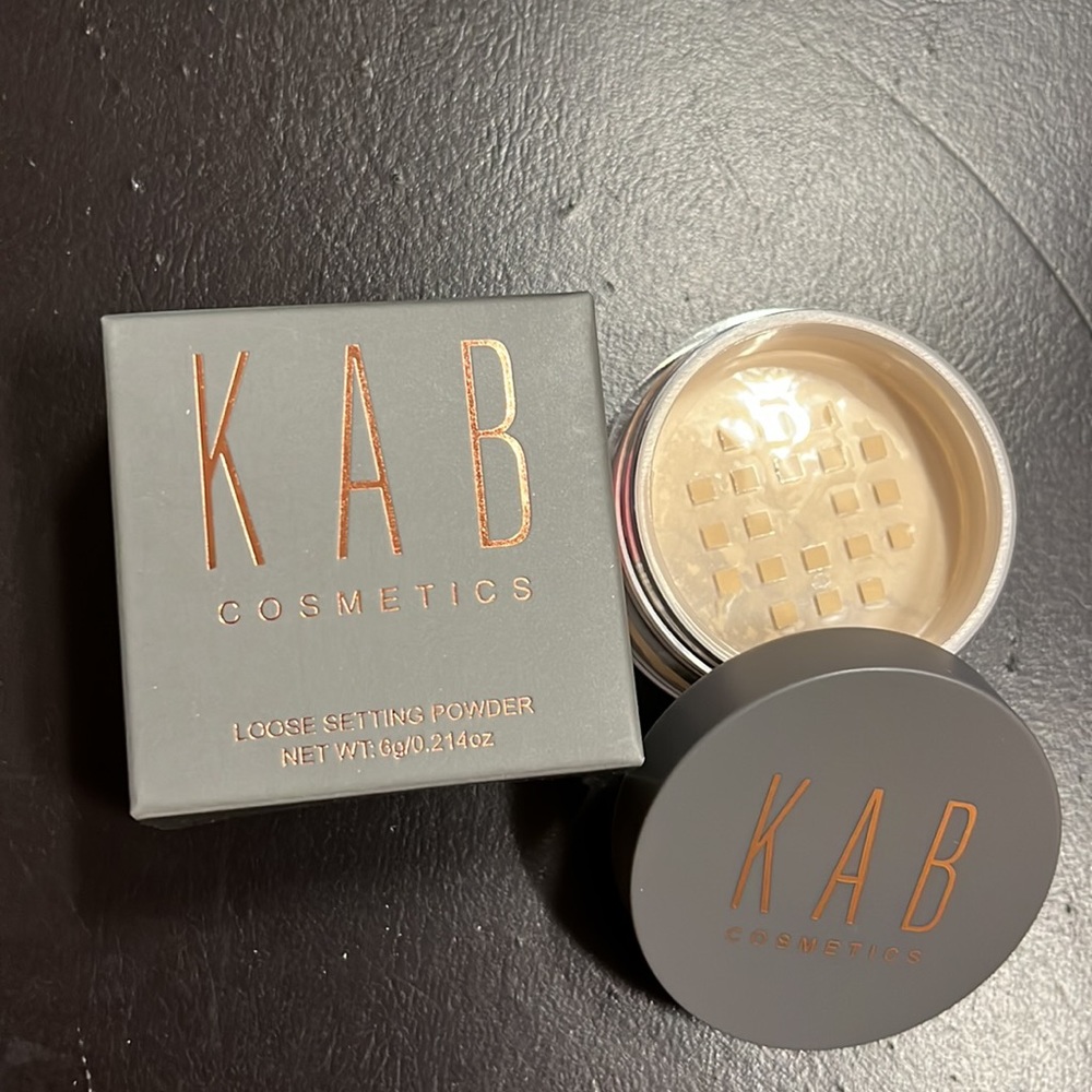NIB! KAB COSMETICS Loose Setting Powder, Translucent